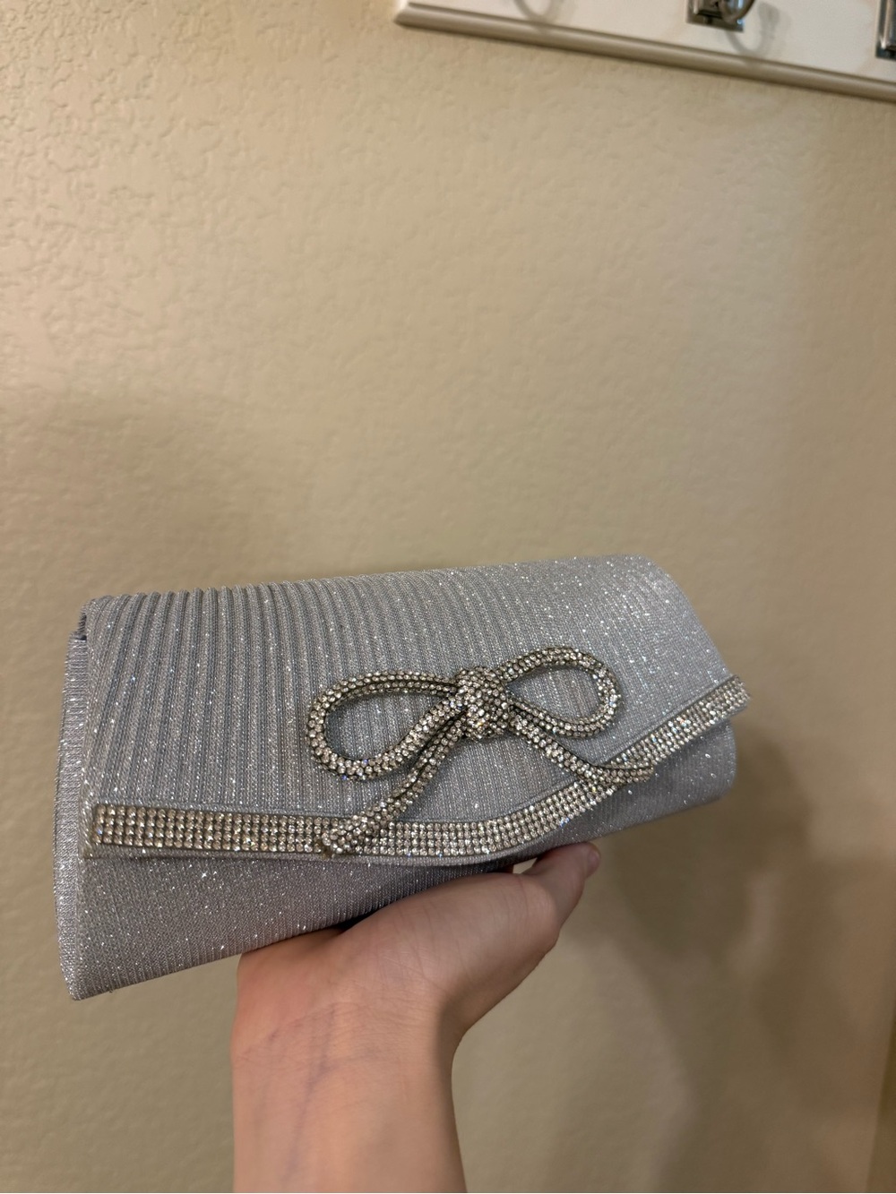 Amazon Silver Rhinestone Bow Evening Clutch